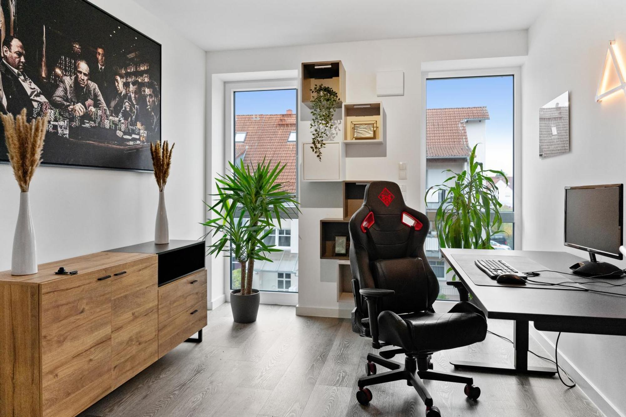Modern Style Business Suite - Office - Kitchen - Balcony هيرتسوجيناوراخ المظهر الخارجي الصورة